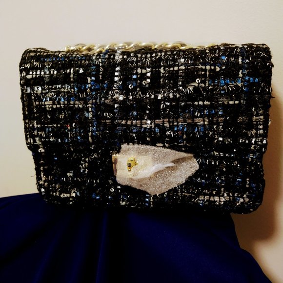 Elegant Blue White Black and Silver Tweed Classic Shoulder Bag - Picture 10 of 10
